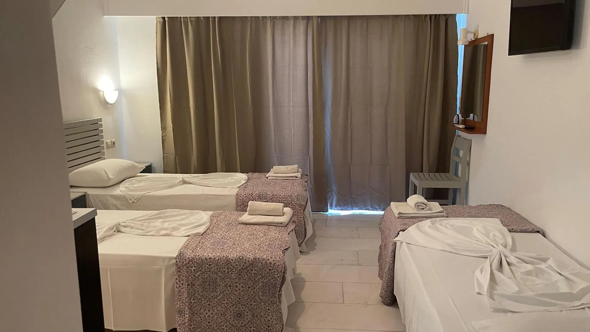 Hotel Kourkoumelata Argostoli  2*, Argostoli (Kefalonia)