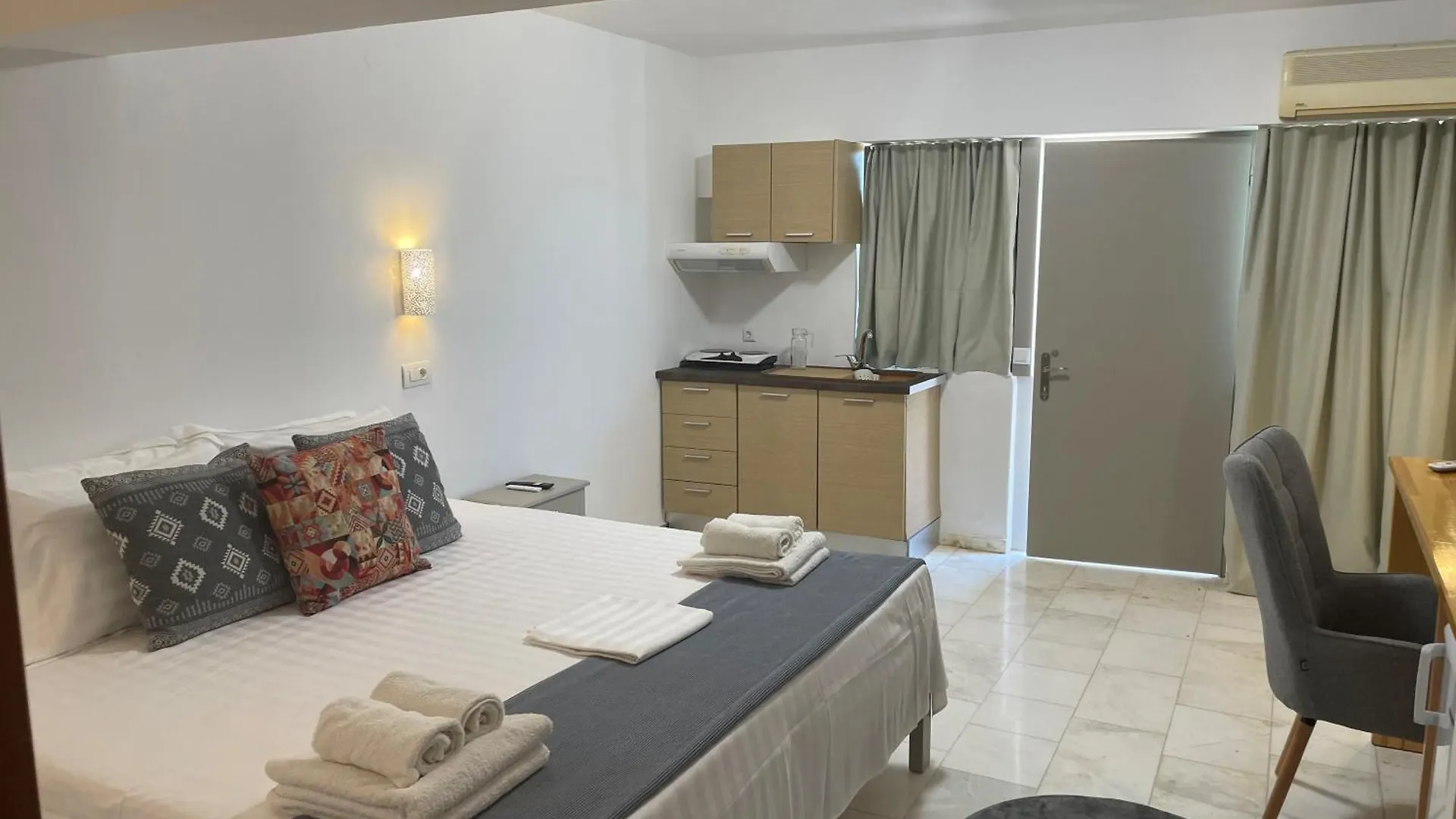 Hotel Kourkoumelata Argostoli  2*, Argostoli (Kefalonia) Greece